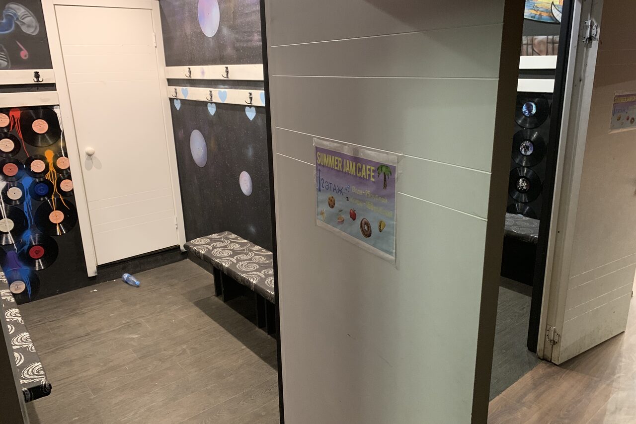 Арендовать Nii Универсальный лофт с зеркальной стеной