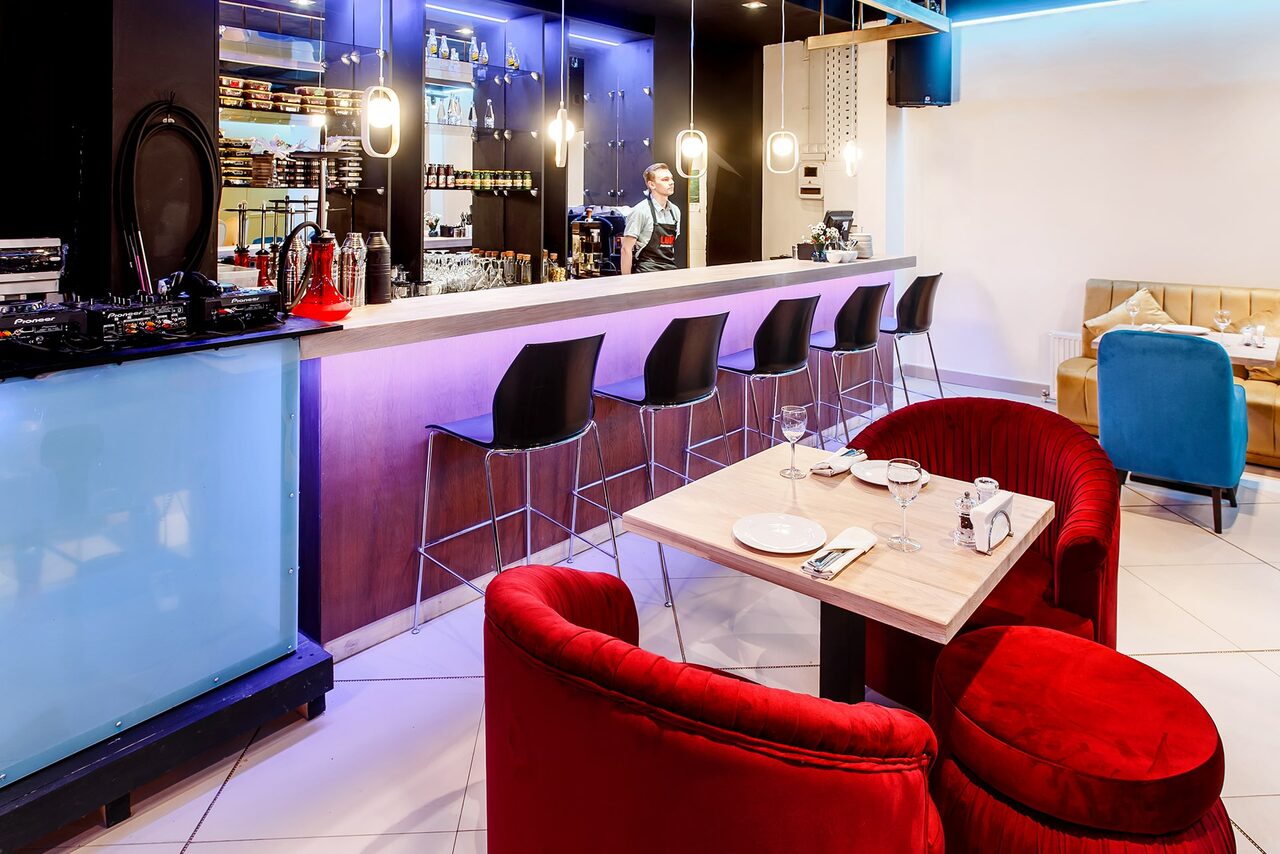 Арендовать GOLDMEMBAR. Бар-ресторан в центре города под закрытие