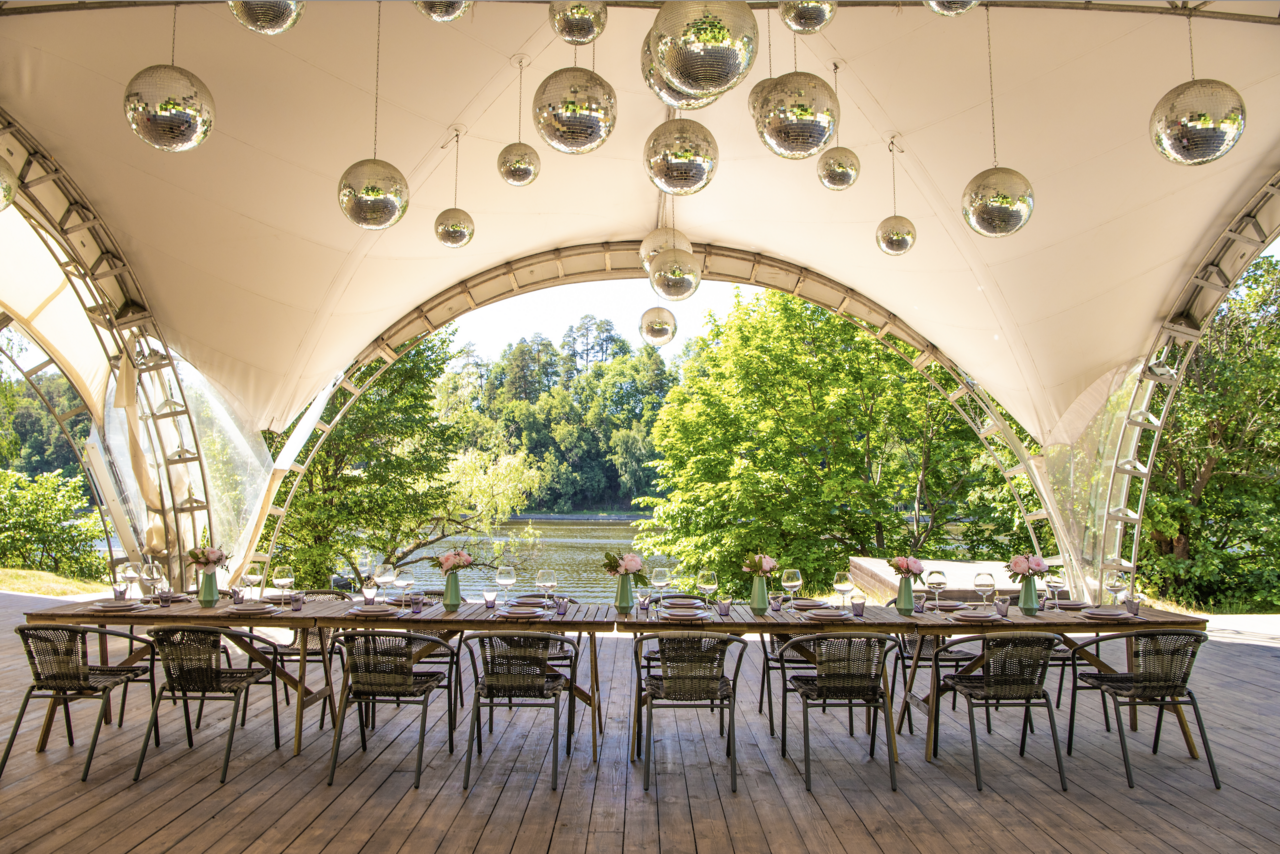 Арендовать  La Plage. Белый шатер