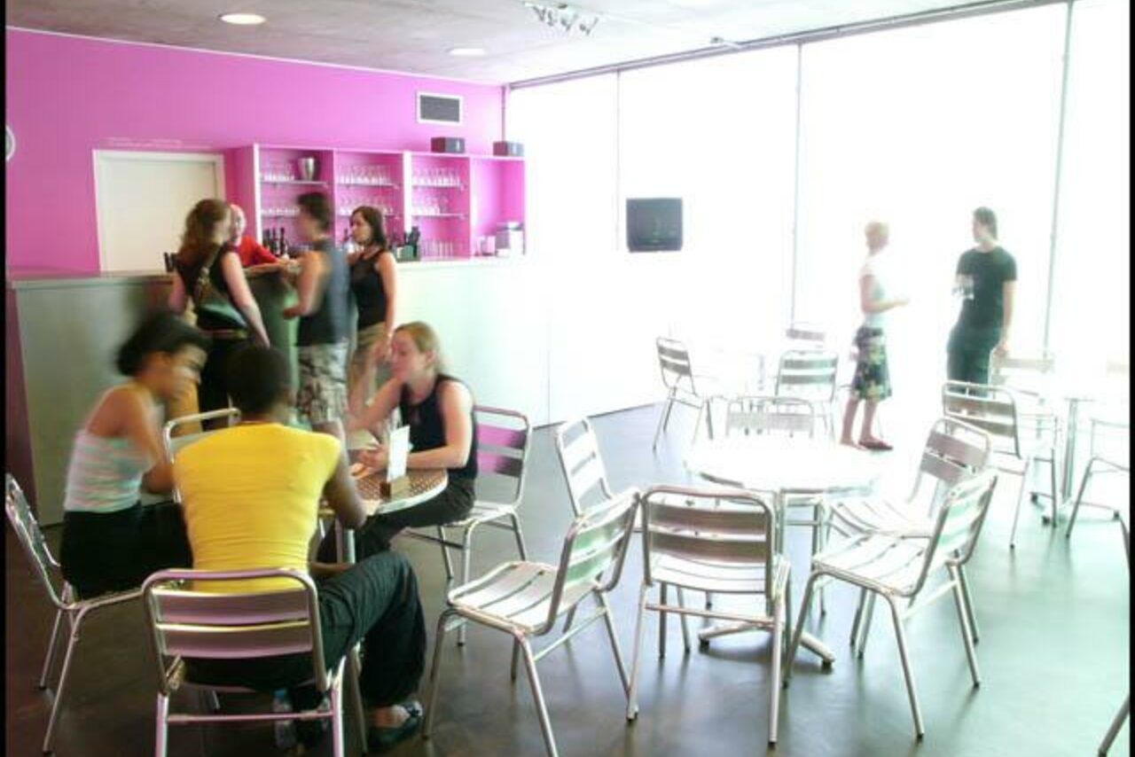 Арендовать Foyer and Bar at Laban Building