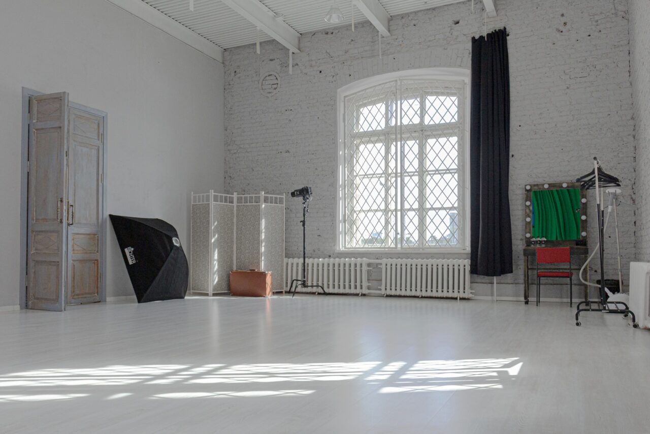 Арендовать ZOOM  лампово-лофтовое пространство