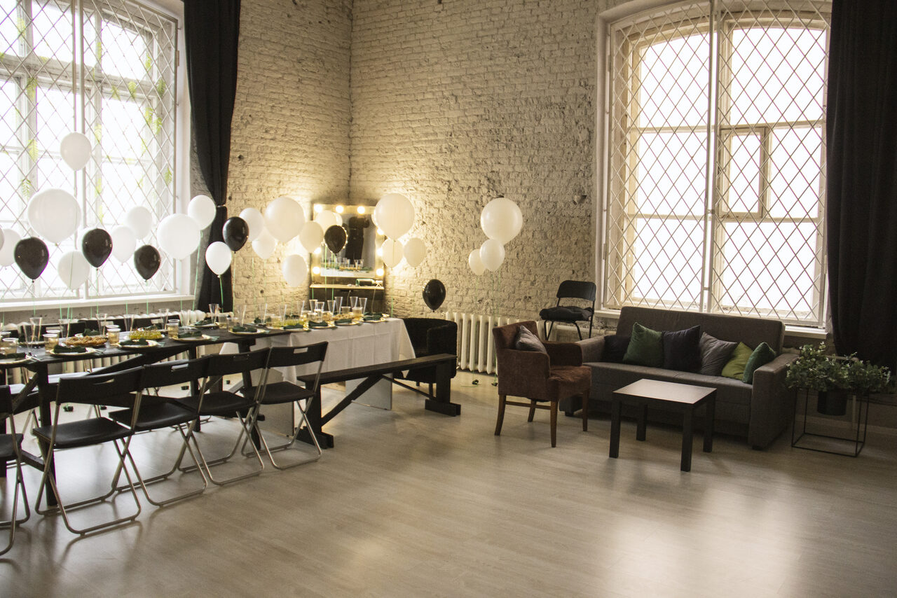 Арендовать ZOOM  лампово-лофтовое пространство