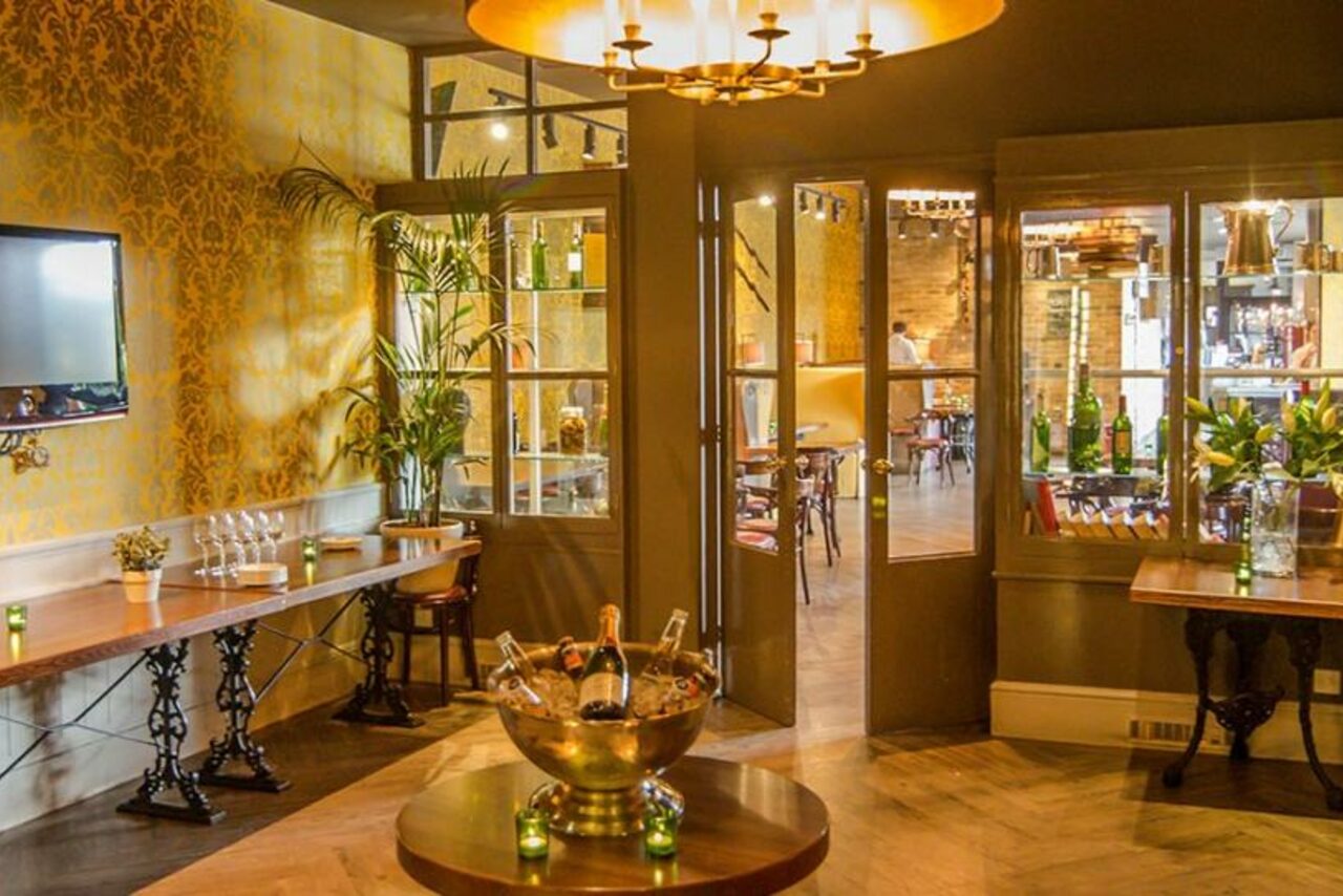 Арендовать Whole venue at Davy's at Canary Wharf