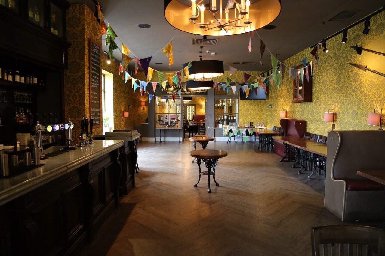 Арендовать Whole venue at Davy's at Canary Wharf