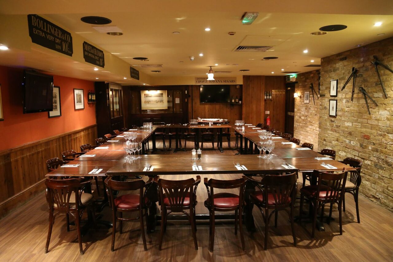 Арендовать Whole venue at Davy's at Canary Wharf