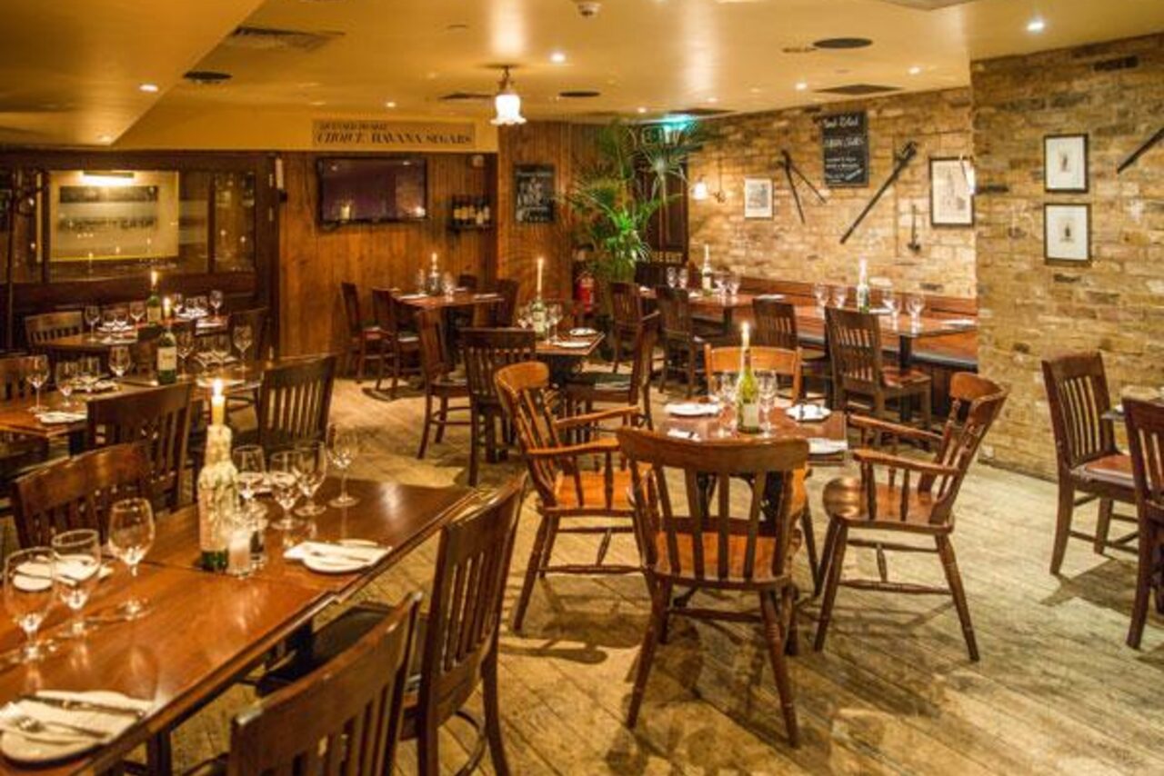 Арендовать Grill Room at Davy's at Canary Wharf