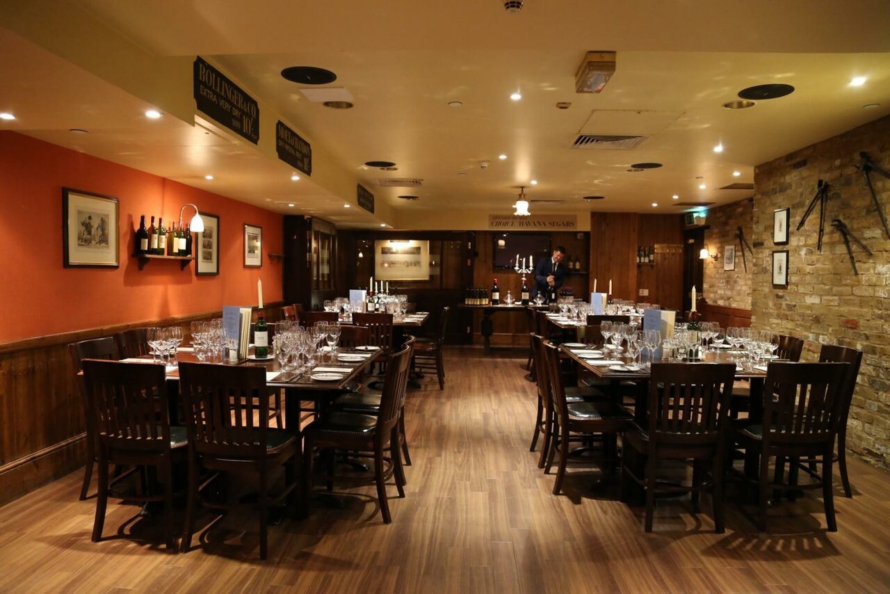 Арендовать Grill Room at Davy's at Canary Wharf