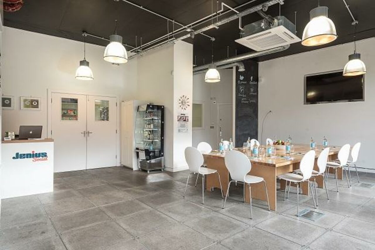 Арендовать Whole Venue at Jenius Social