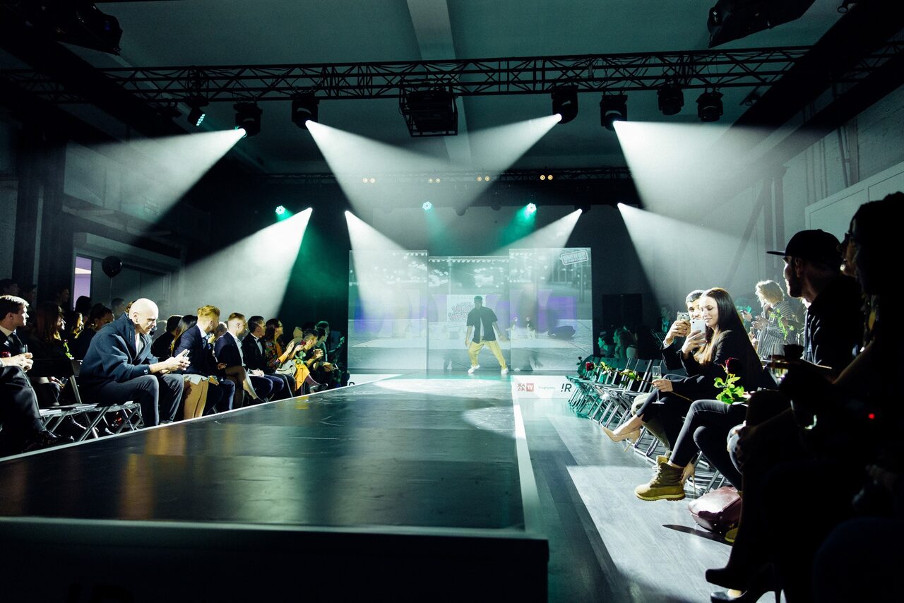 Арендовать Уникальный двухуровневый  лофт в центре Москвы