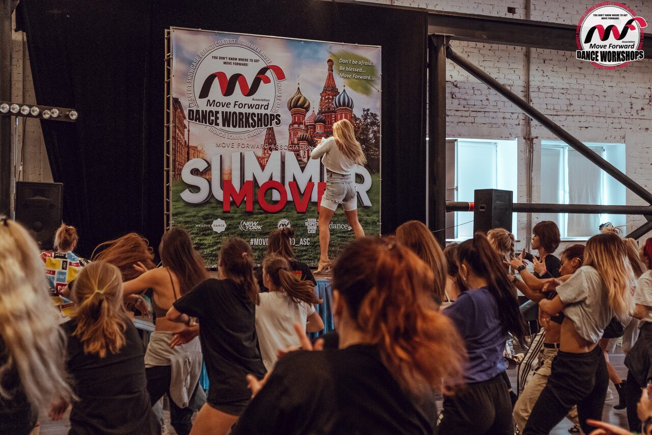 Арендовать Уникальный двухуровневый  лофт в центре Москвы