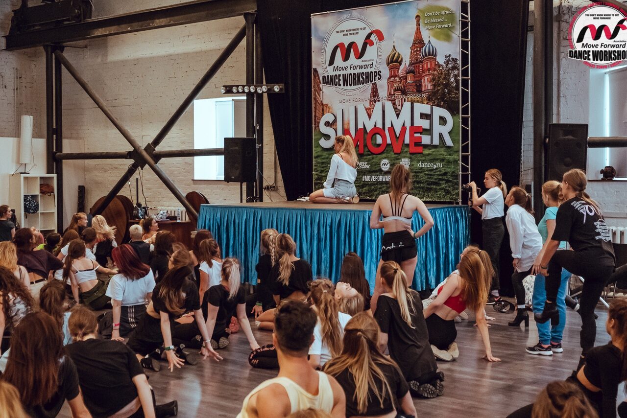 Арендовать Уникальный двухуровневый  лофт в центре Москвы