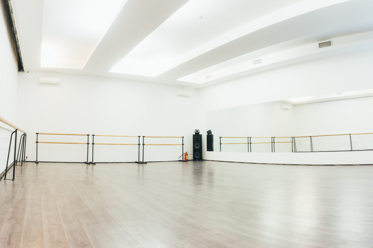 Арендовать Уникальный двухуровневый  лофт в центре Москвы