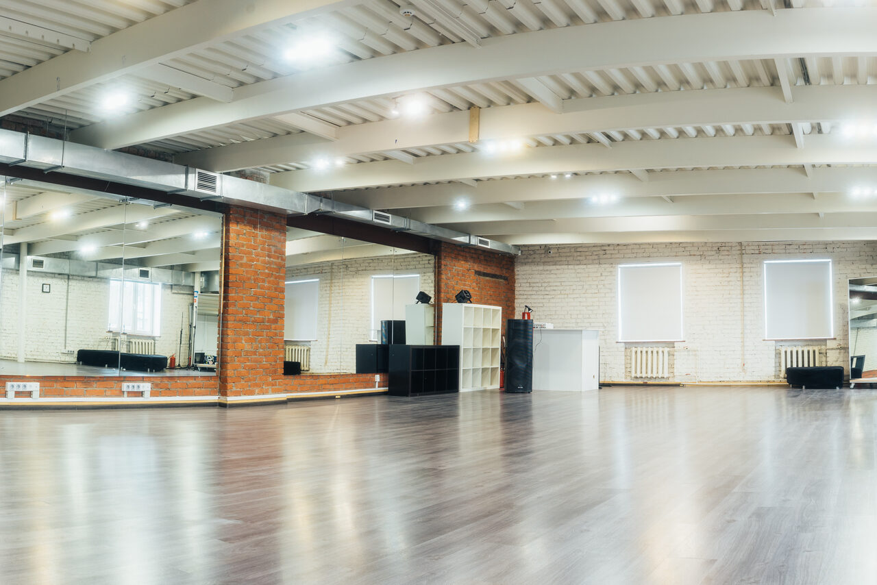 Арендовать Уникальный двухуровневый  лофт в центре Москвы