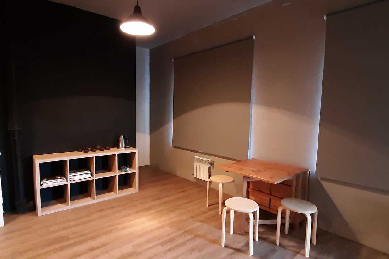 Арендовать ЛОФТ  ПРОСТРАНСТВО "ДВА ДИВАНА"