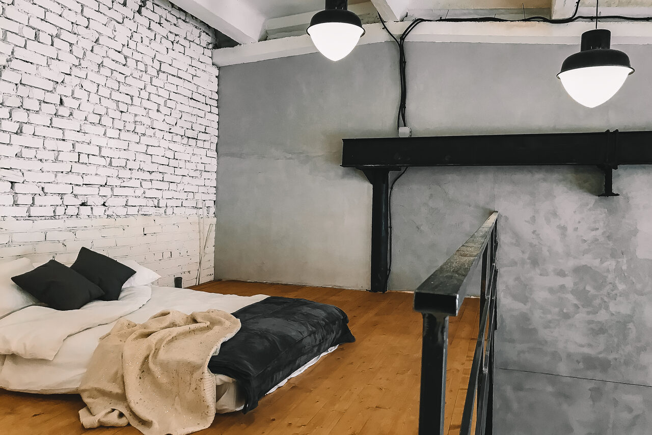 Арендовать Come In Loft Двухуровневый индустриальный лофт