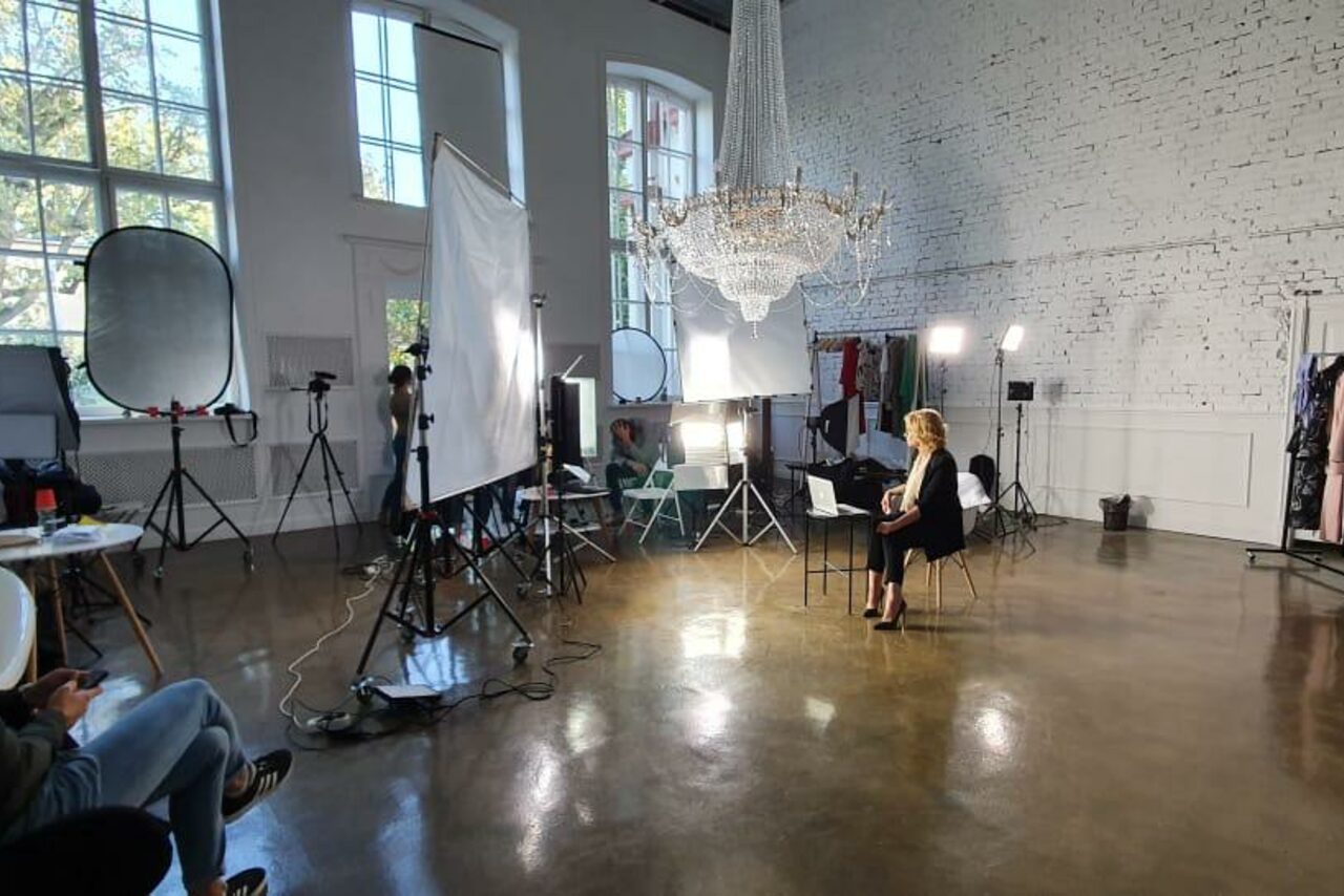 Арендовать Лофт Космос. Белый лофт в особняке