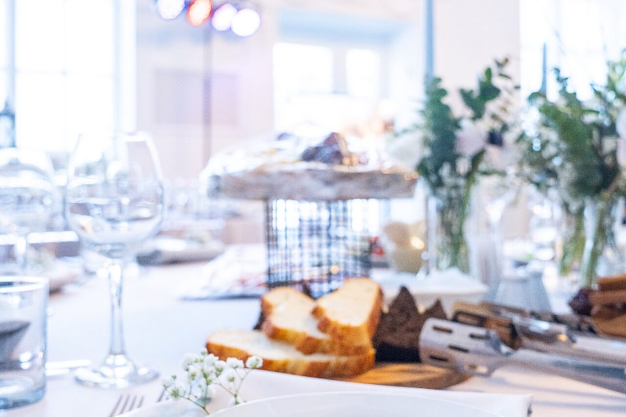 Арендовать Лофт Космос. Белый лофт в особняке