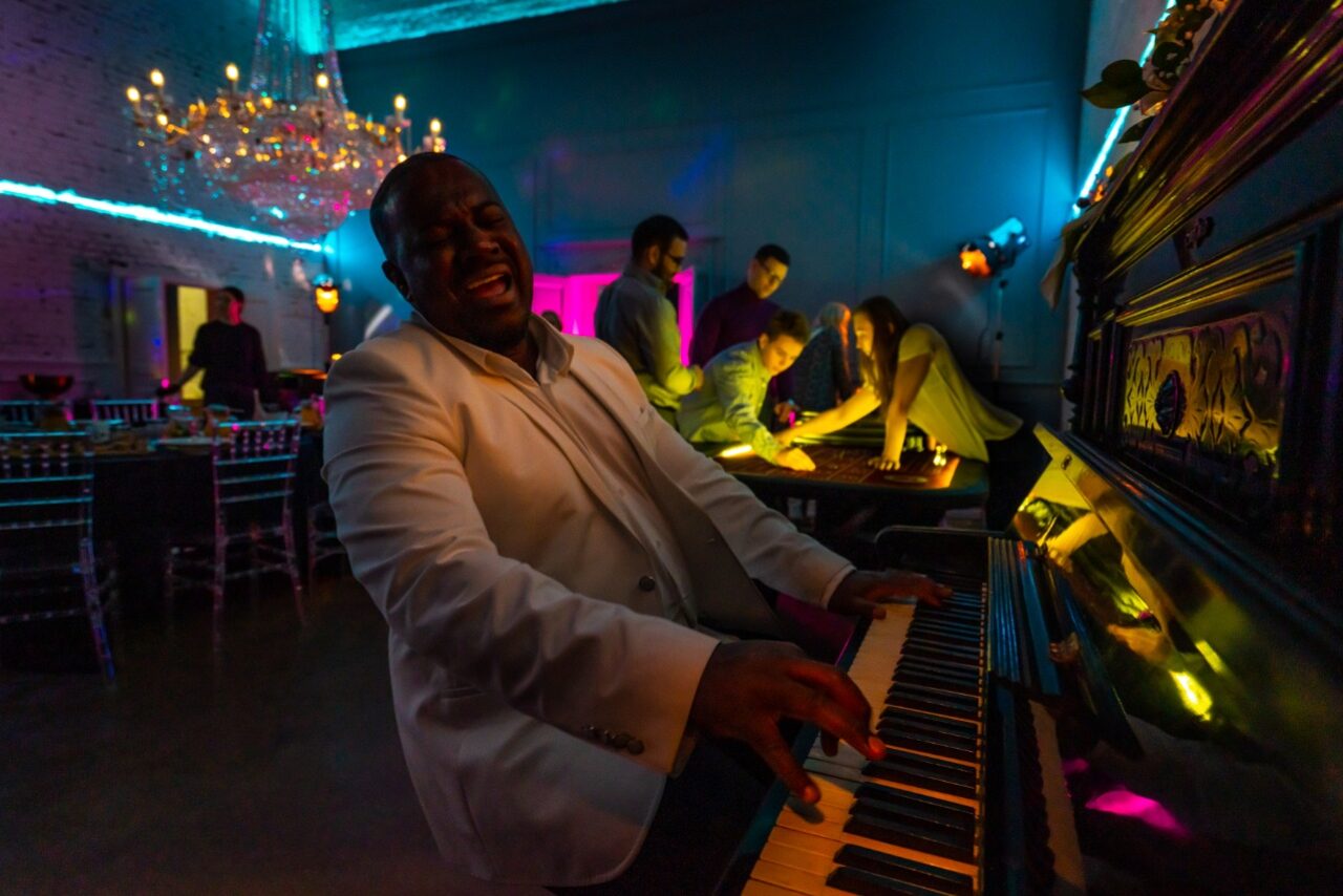 Арендовать Лофт Космос. Белый лофт в особняке