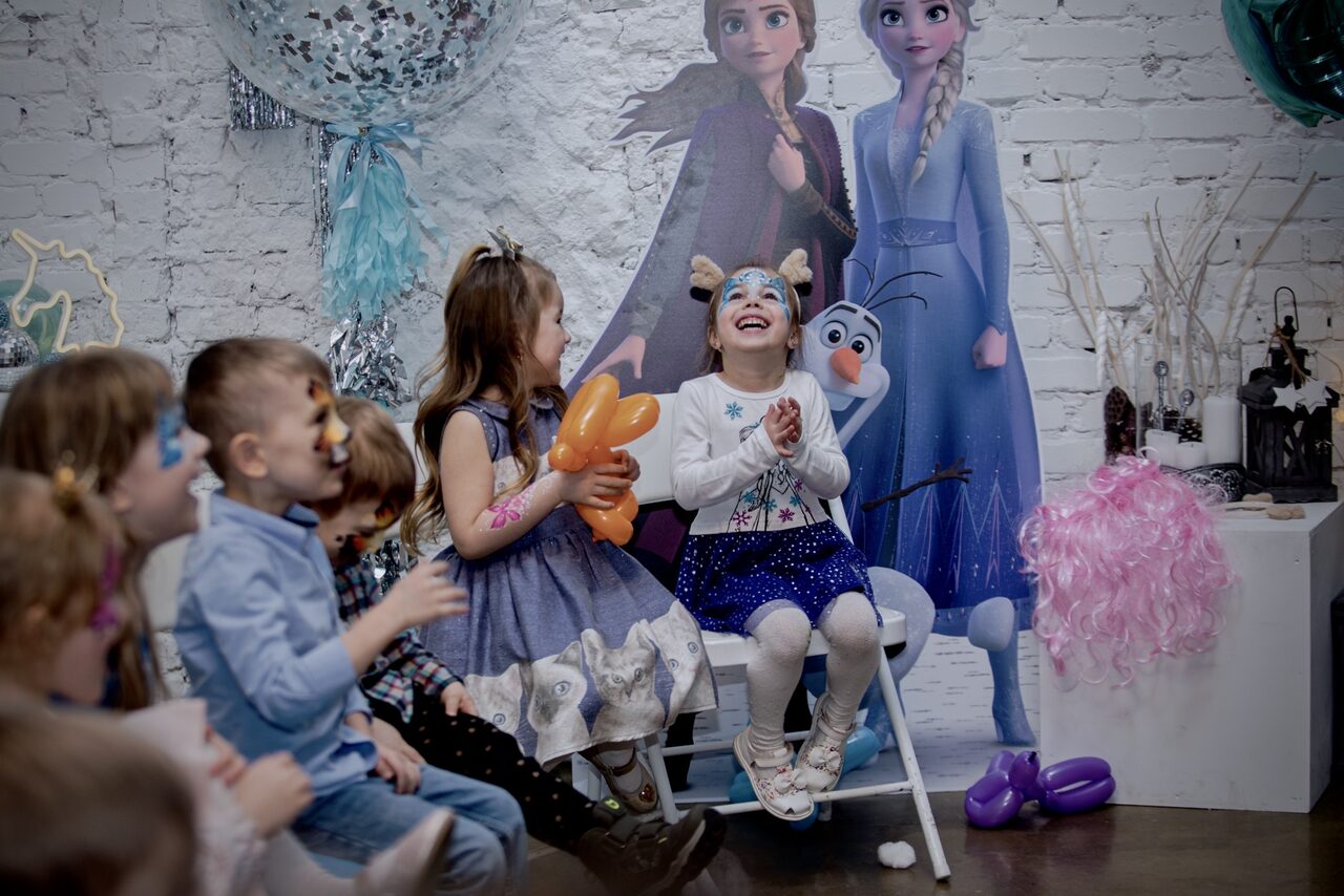 Арендовать Лофт Космос. Белый лофт в особняке