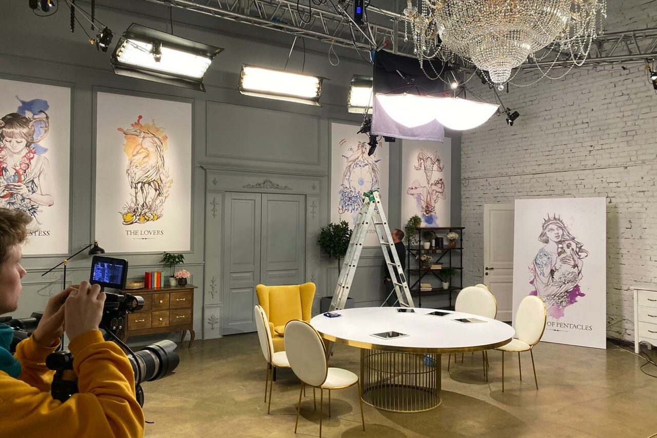 Арендовать Лофт Космос. Белый лофт в особняке