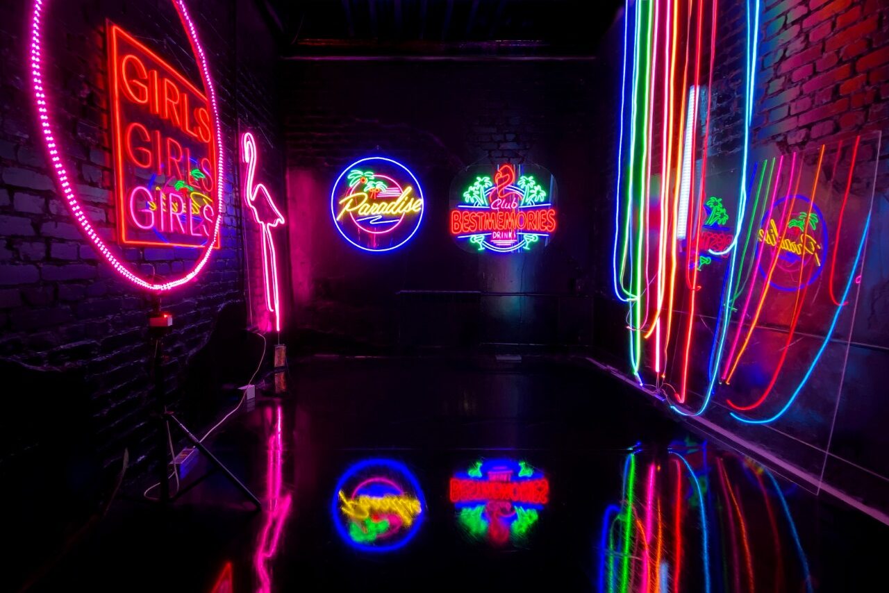 Арендовать Лофт Космос. Белый лофт в особняке