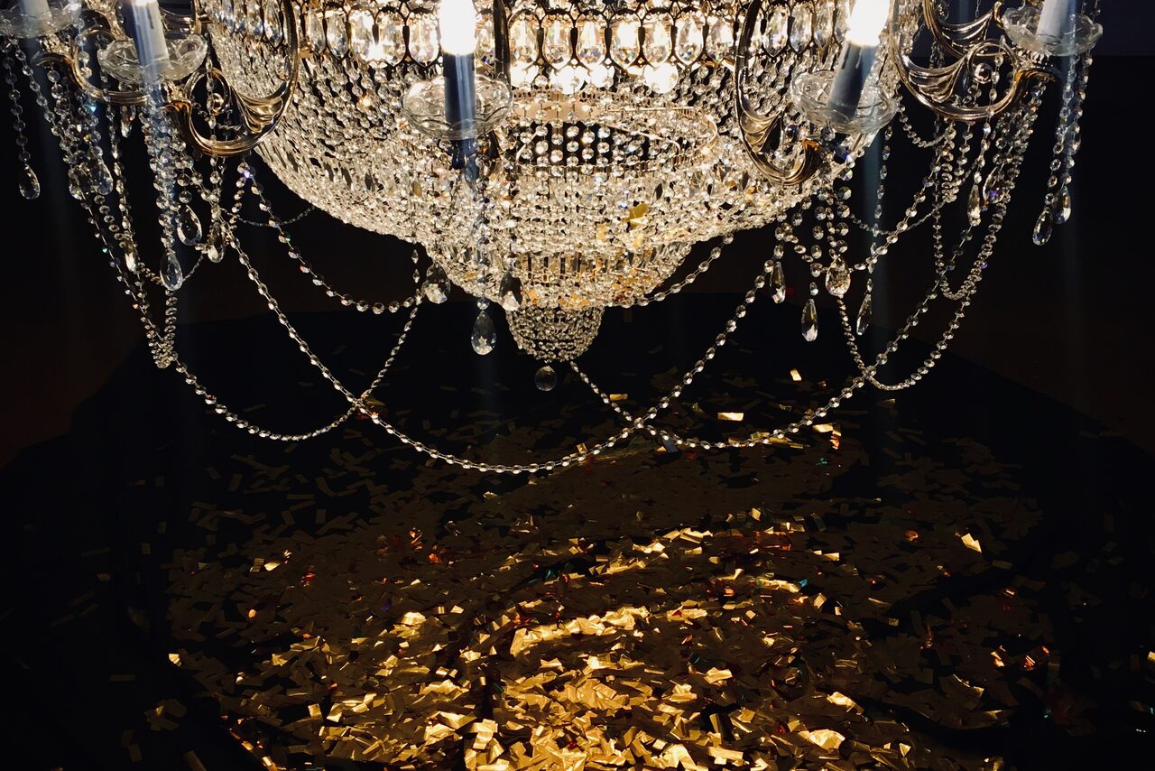 Арендовать Лофт Космос. Белый лофт в особняке