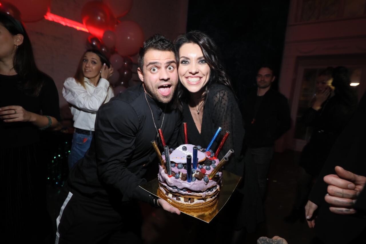 Арендовать Лофт Космос. Белый лофт в особняке