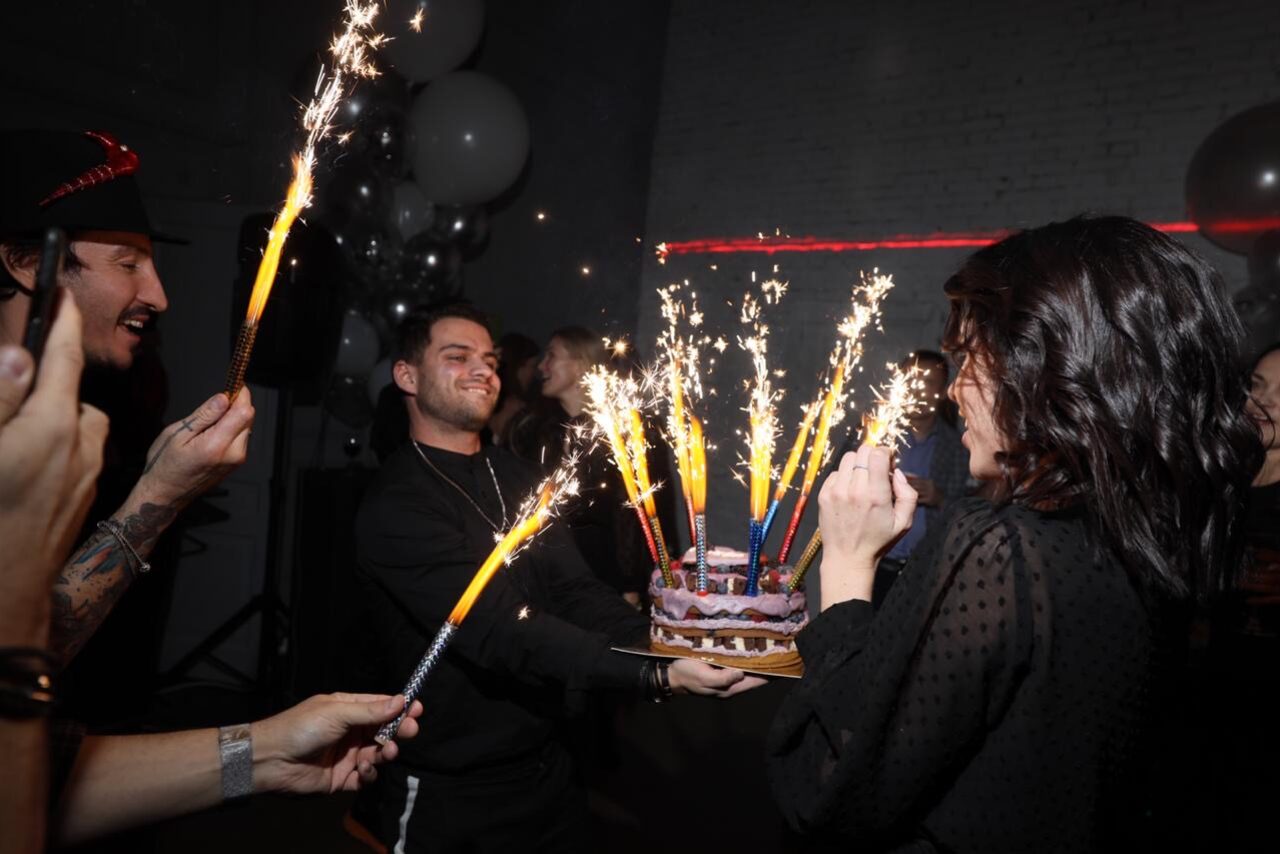 Арендовать Лофт Космос. Белый лофт в особняке