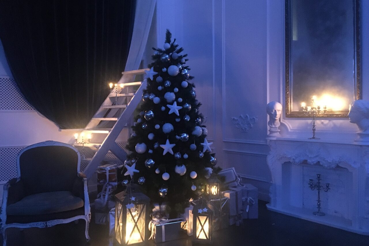 Арендовать Лофт Космос. Белый лофт в особняке