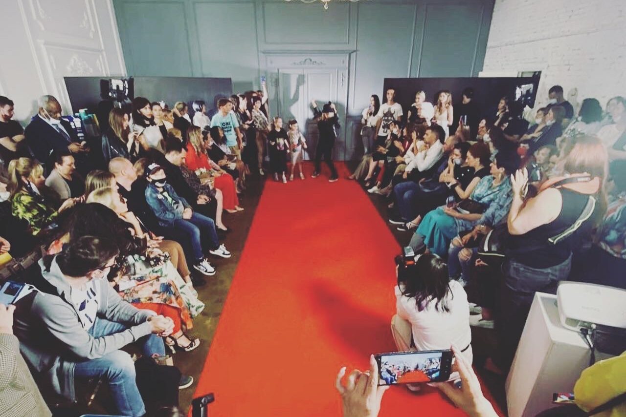 Арендовать Лофт Космос. Белый лофт в особняке