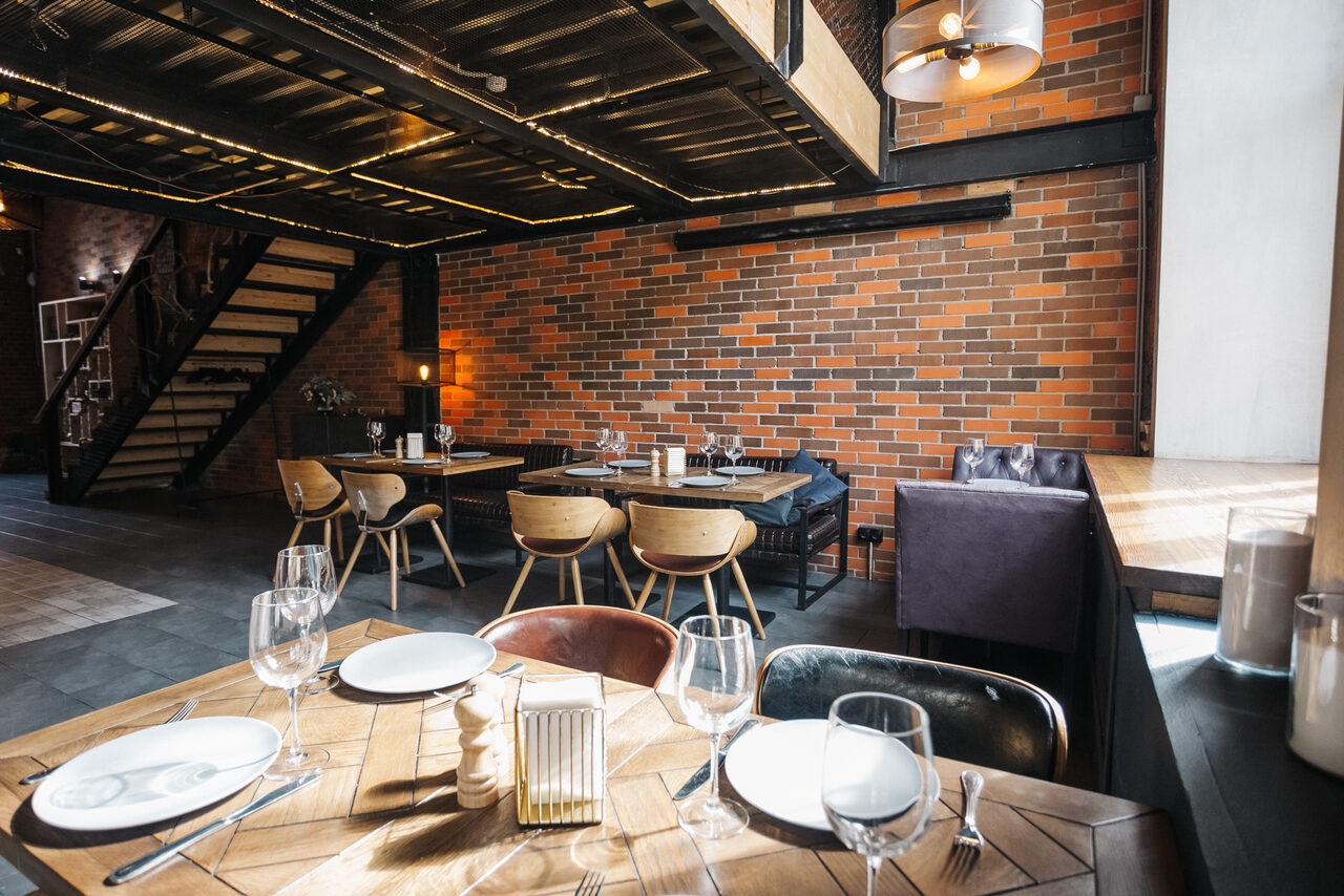 Арендовать Двухуровневый лофт-бар