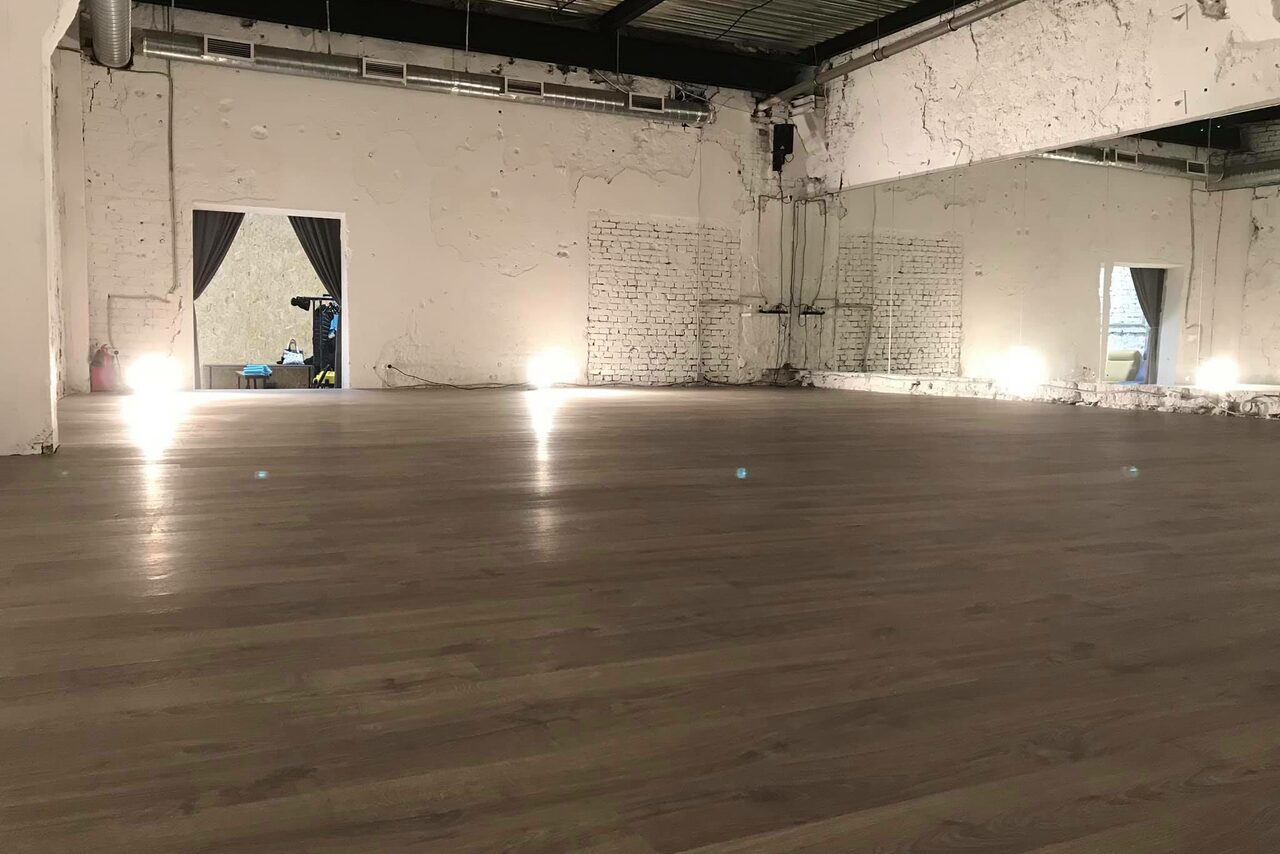 Арендовать Стильный современный зал