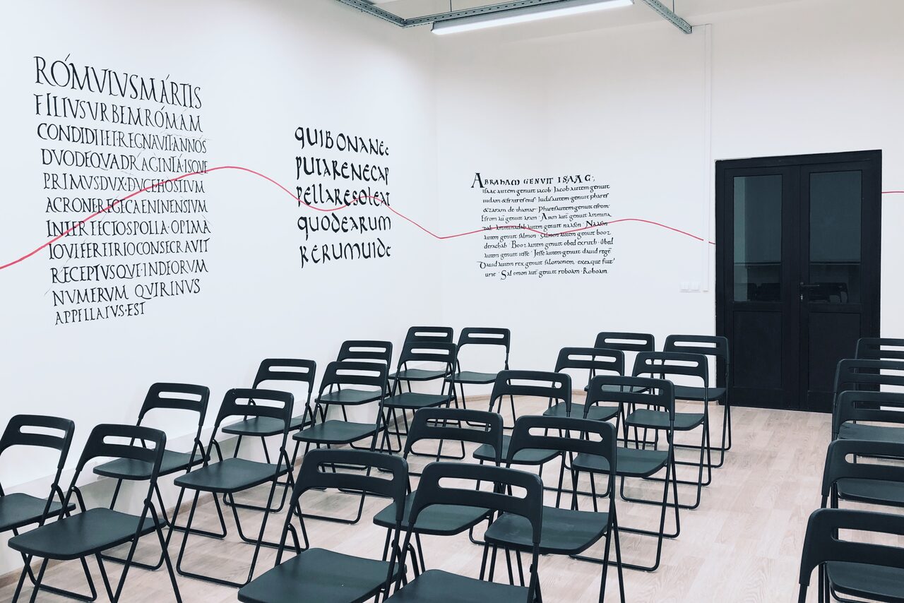 Арендовать KES Rooms. Большой зал для обучающих мероприятий