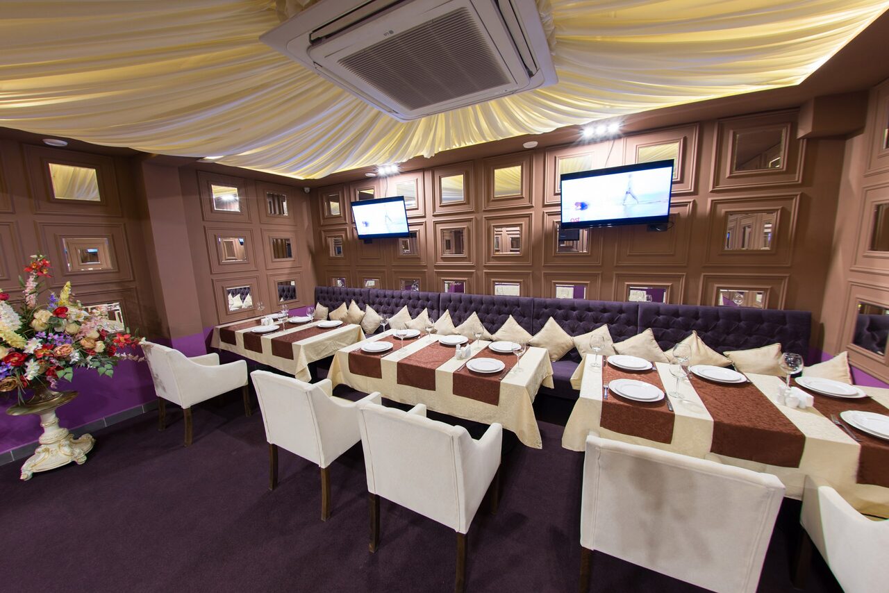 Арендовать VIP-зал караоке