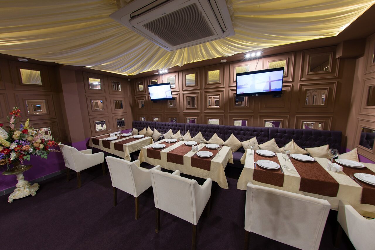 Арендовать VIP-зал караоке