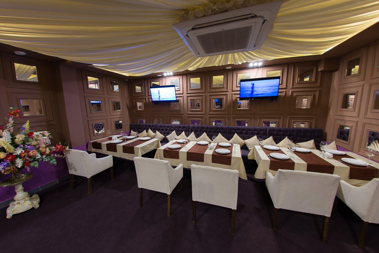 Арендовать VIP-зал караоке