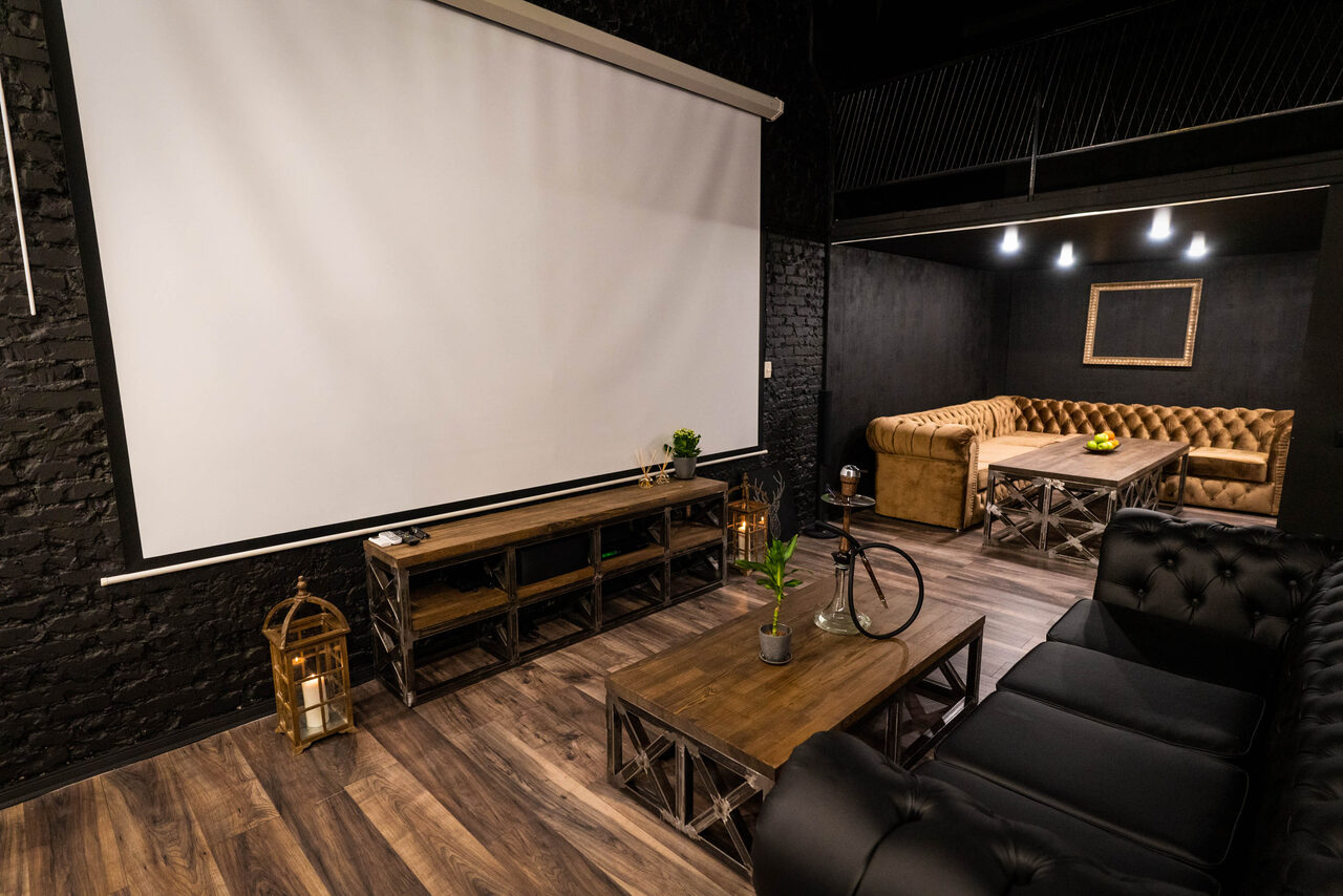 Арендовать Igloobar. Уникальный лофт-кинозал 
