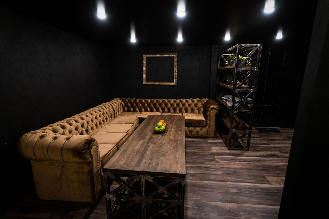 Арендовать Igloobar. Уникальный лофт-кинозал 