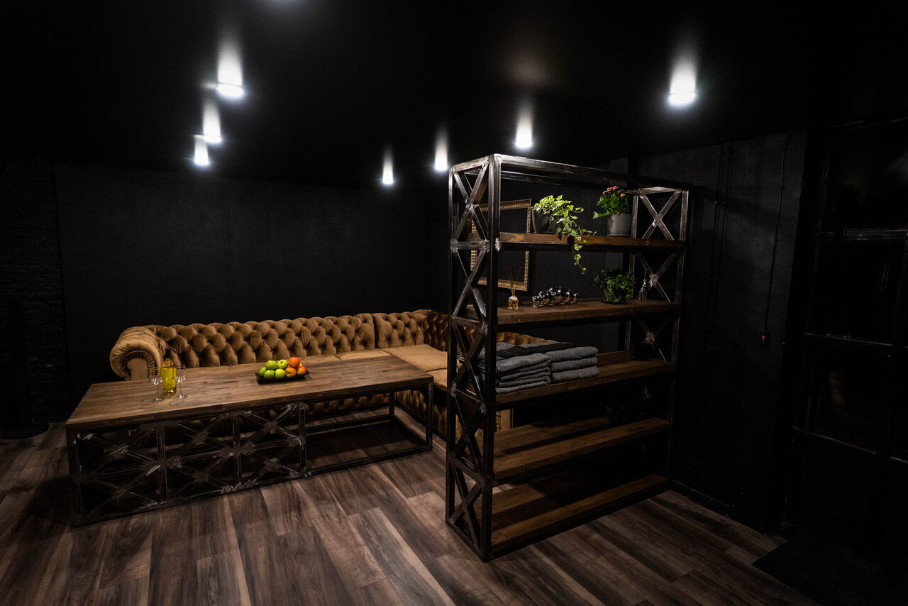 Арендовать Igloobar. Уникальный лофт-кинозал 