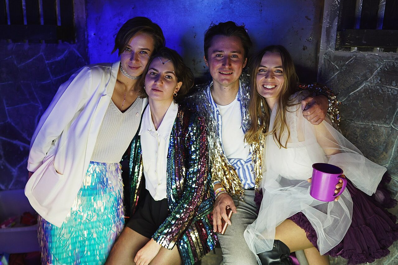 Арендовать Graf-Studio. Двухуровневый лофт с барной стойкой