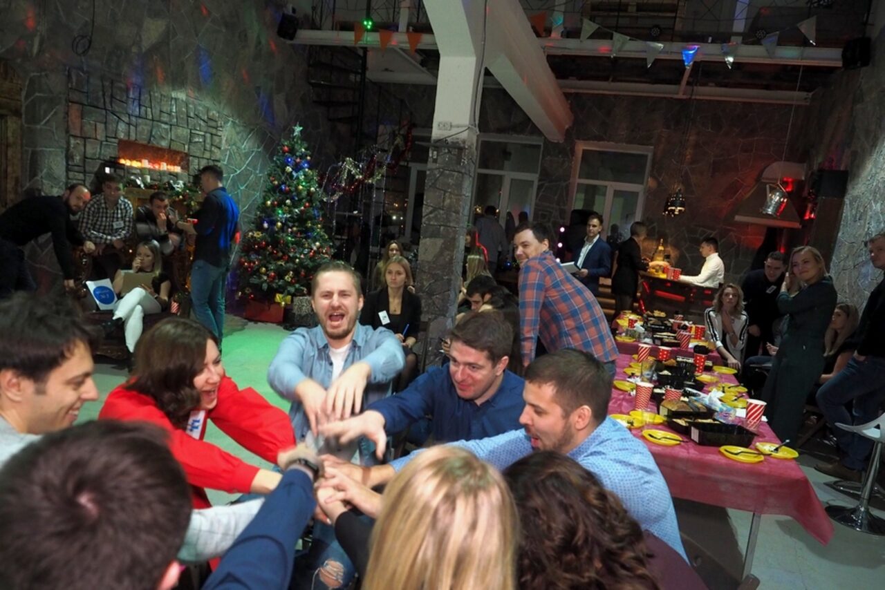 Арендовать Graf-Studio. Двухуровневый лофт с барной стойкой