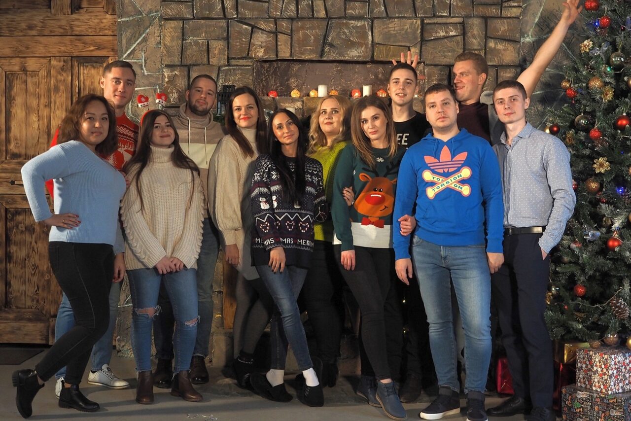 Арендовать Graf-Studio. Двухуровневый лофт с барной стойкой