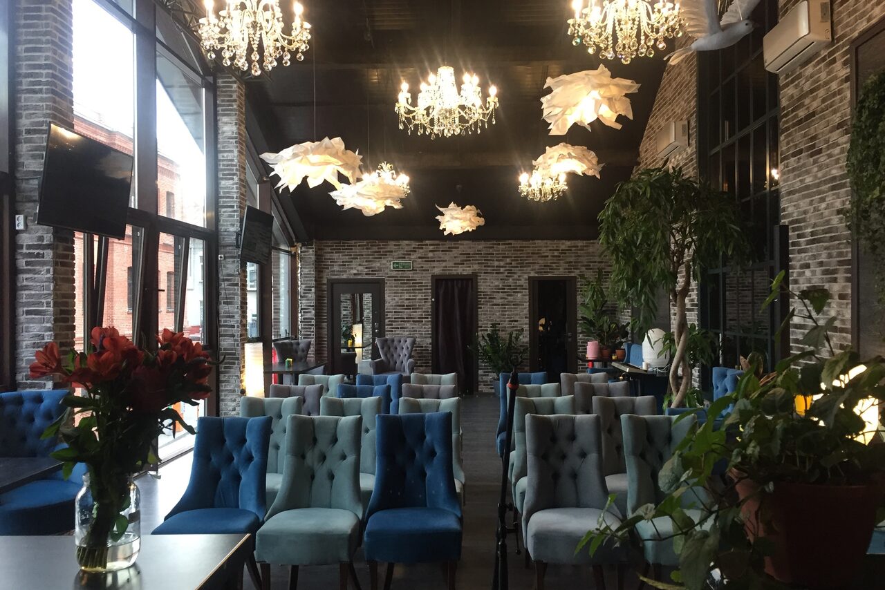 Арендовать Над Москвой Светлый лофт с высокими потолками