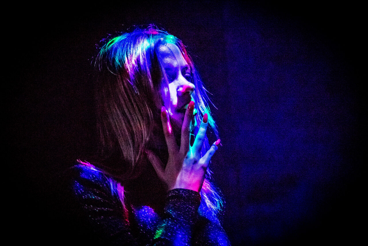 Арендовать Лофт с диванами и баром