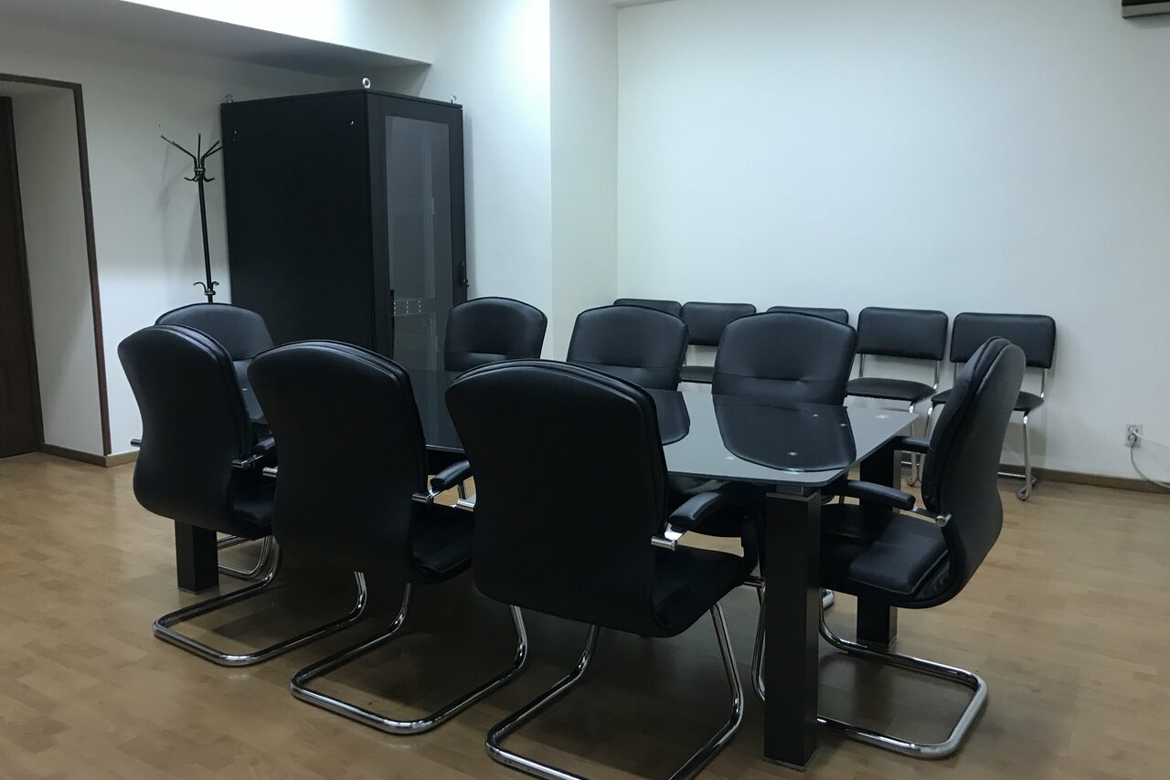 Арендовать Переговорная комната на Курской