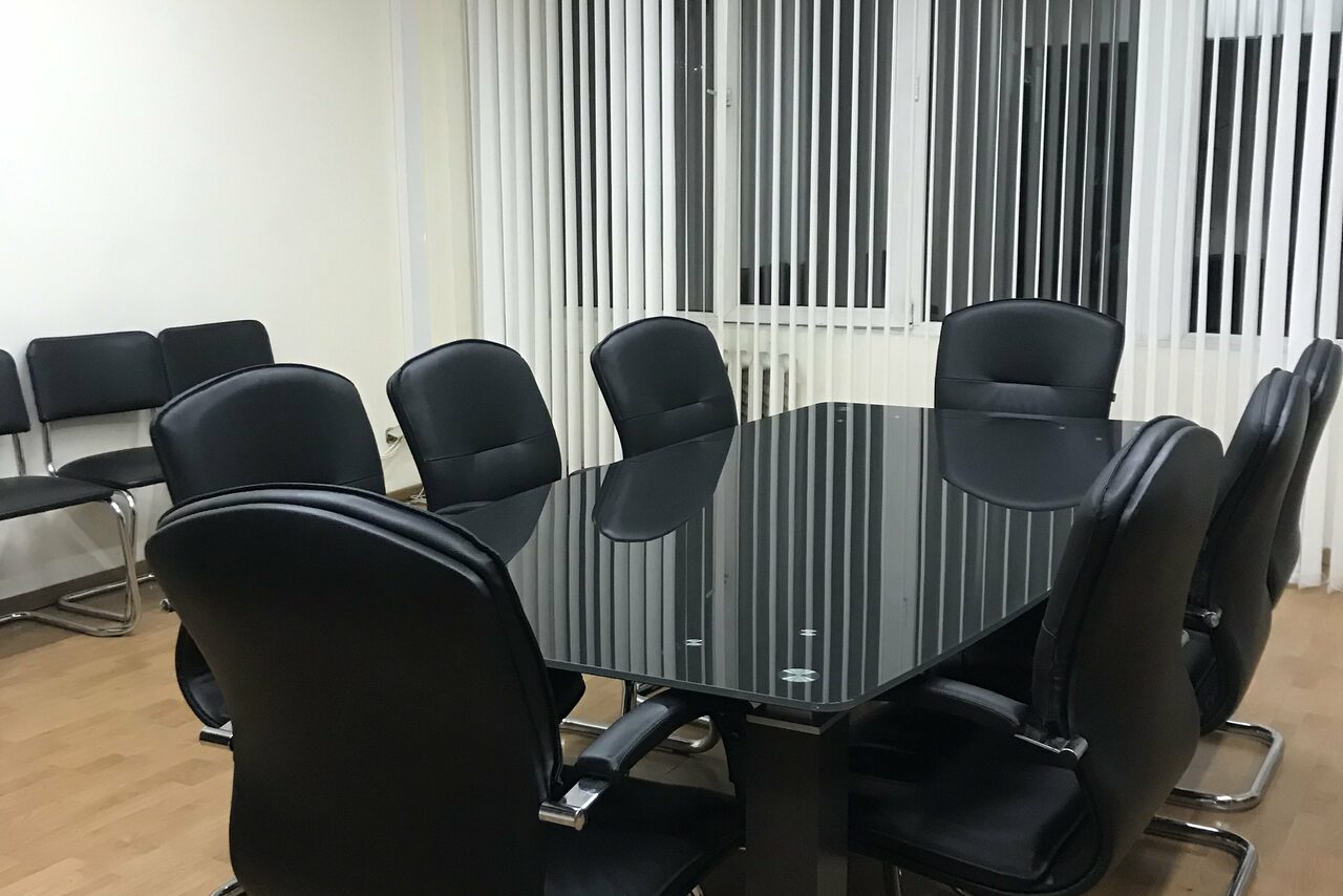 Арендовать Переговорная комната на Курской