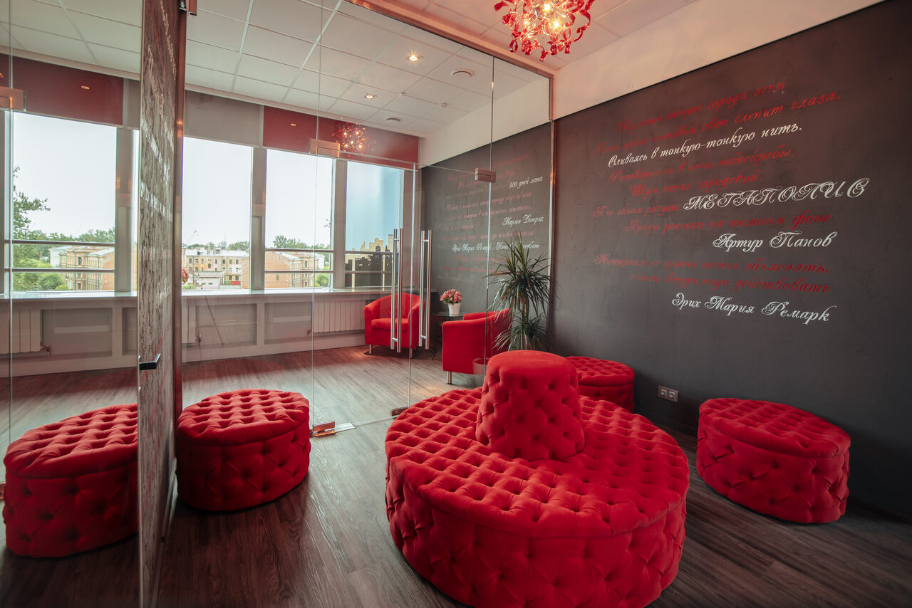 Арендовать Red Stars Hotel