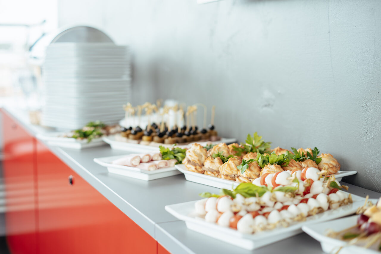 Арендовать Red Stars Hotel