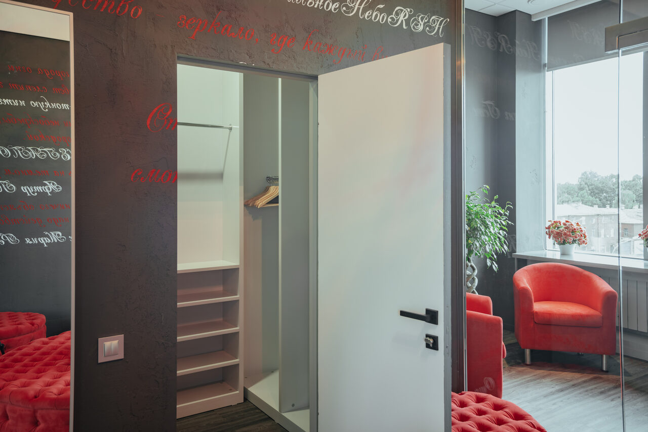 Арендовать Red Stars Hotel