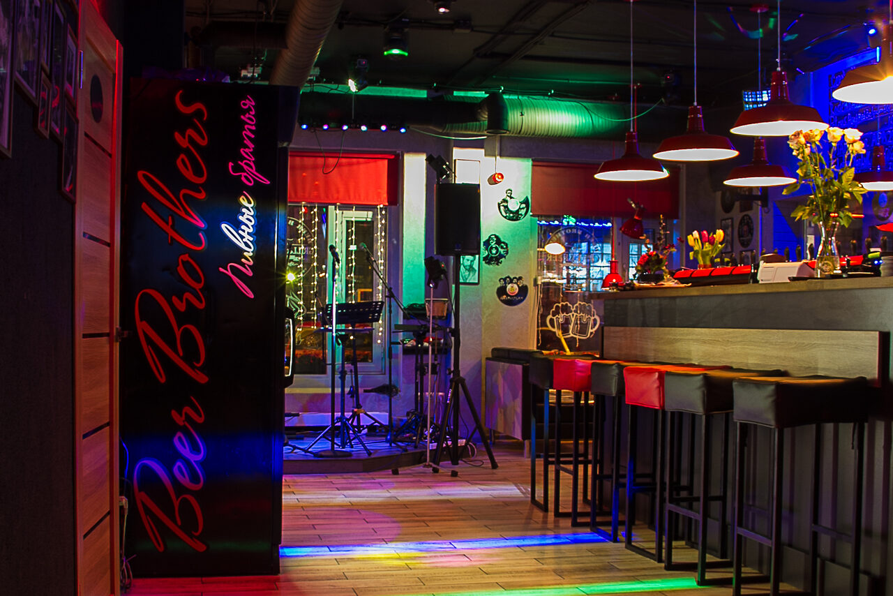 Арендовать Уютный Гриль бар с банкетным залом